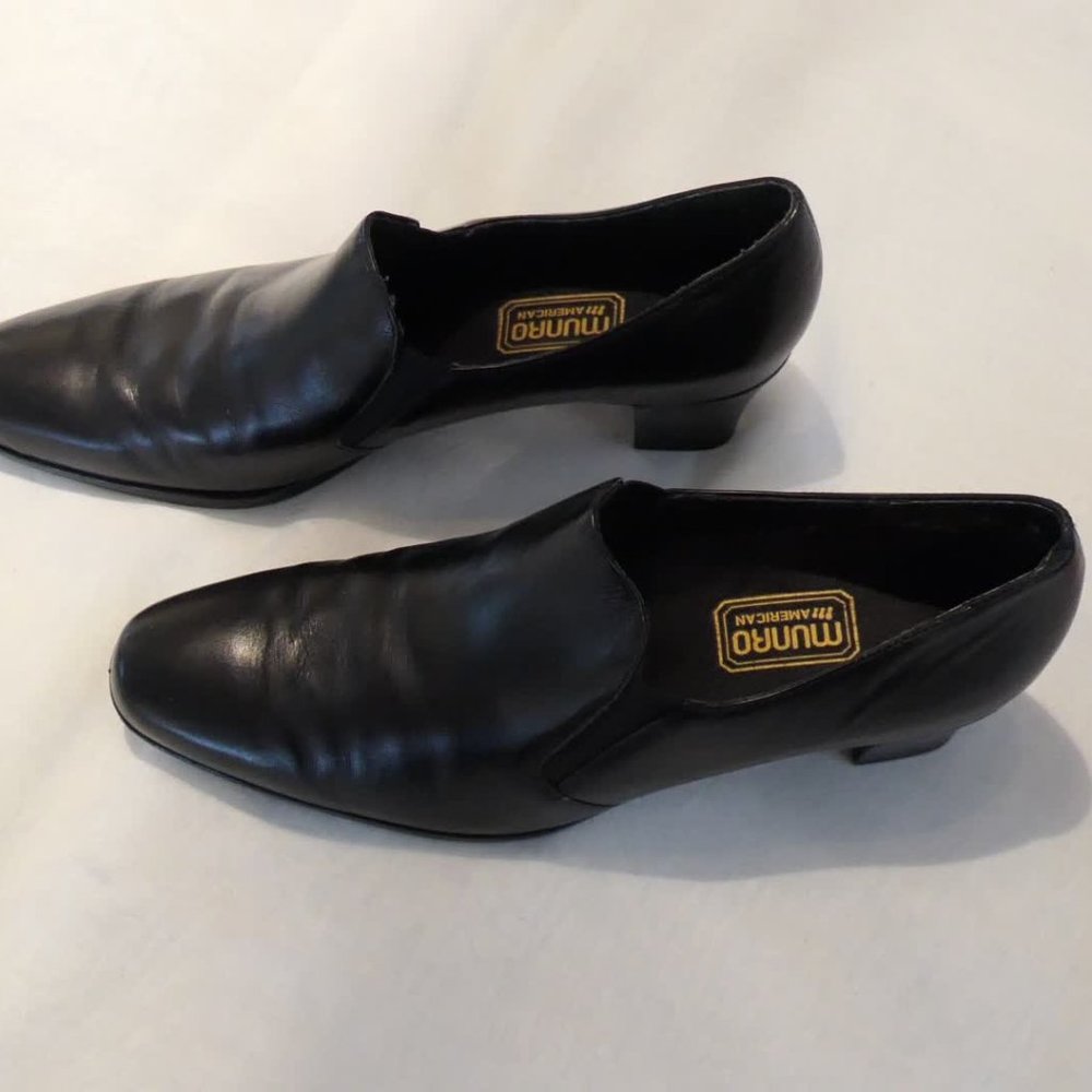 Munro American Black Leather Comfort Pumps Low Heel Slip On Work Shoe 10 N